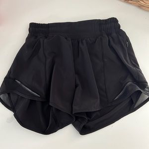 Lululemon Hotty Hot Short II tall 4”